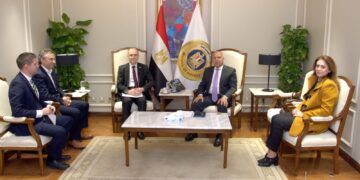 وزير الصناعة والنقل يبحث مع شركة سين كارز البلغارية خطة الشركة لتصنيع السيارات الكهربائية بالشراكة مع إحدى الشركات أو الكيانات الصناعية في مصر