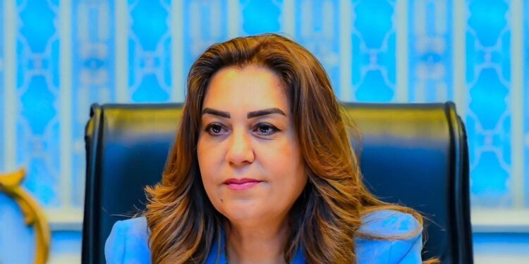 الانتهاء من الطلبات خلال 72 ساعة.. وزيرة التنمية المحلية تعلن توقيع عقود بين الهيئة العامة للمساحة ومراكز شبكات المرافق في 10 محافظات لتقنين أوضاع اليد 