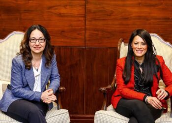 وزيرة التخطيط تستقبل وفد البنك الدولي لمناقشة الجهود المشتركة لتعزيز التنمية الاقتصادية والاستثمارات المناخية