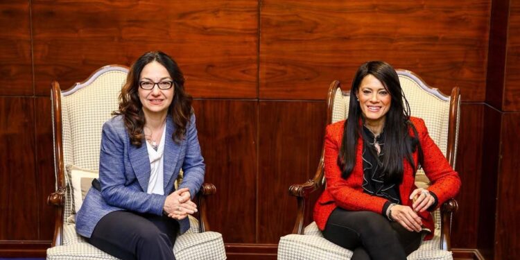 وزيرة التخطيط تستقبل وفد البنك الدولي لمناقشة الجهود المشتركة لتعزيز التنمية الاقتصادية والاستثمارات المناخية