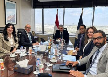 وزير السياحة يُناقش آليات تطوير خطة تسويقية متكاملة للمتحف القومي للحضارة المصرية بالتعاون مع إحدى شركات التسويق المتخصصة