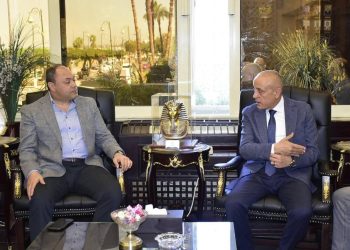  رئيس هيئة تنمية الصعيد يلتقي محافظ الأقصر لتعزيز التعاون بين الجانبين وتوقيع بروتوكولات تعاون مشتركة