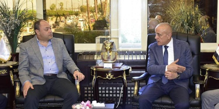  رئيس هيئة تنمية الصعيد يلتقي محافظ الأقصر لتعزيز التعاون بين الجانبين وتوقيع بروتوكولات تعاون مشتركة