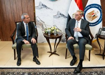 وزير البترول والثروة المعدنية يتابع مع مسئولي«إيني» الإيطالية خطط زيادة الإنتاج وربط الحقول القبرصية