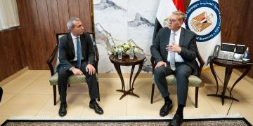  وزير البترول والثروة المعدنية يتابع مع مسئولي«إيني» الإيطالية خطط زيادة الإنتاج وربط الحقول القبرصية