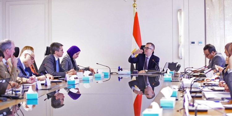 وزير التخطيط يبحث مع البنك الدولي تعزيز الشراكة الاستراتيجية لدعم خطط التنمية