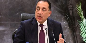 رئيس الوزراء يتابع مع وزير التموين موقف مخزون الأرصدة من السلع الغذائية