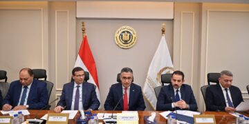 وزيرا التموين والزراعة ورئيس جهاز مستقبل مصر يبحثون مستقبل صناعة السكر