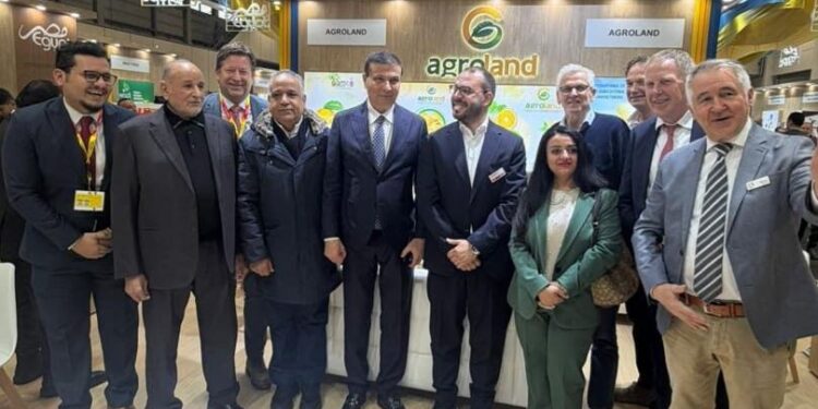 وزير الزراعة يبحث تعزيز التعاون مع كبرى الشركات الهولندية لرفع قدرات التصدير والإنتاج الزراعي في برلين