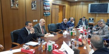 غرفة الصناعات النسيجية تناقش فرص تطوير القطاع وتحديات الأراضي والشهادات والفائدة.. وتبحث شراكات مع قطاع الأعمال