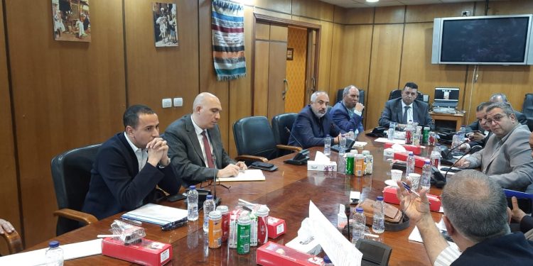 غرفة الصناعات النسيجية تناقش فرص تطوير القطاع وتحديات الأراضي والشهادات والفائدة.. وتبحث شراكات مع قطاع الأعمال