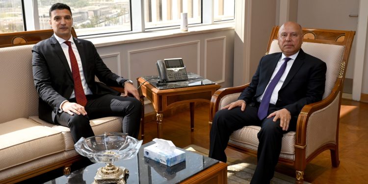 في أول تصريحاته .. وزير الصناعة يؤكد حرص الوزارة على النهوض بقطاع الصناعة والمضي قدماً في كافة الملفات 