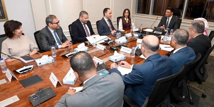 وزير الصناعة يبحث مع شركة نيسان للسيارات خطط الشركة للتوسع بالسوق المصري والتصدير للأسواق الإفريقية