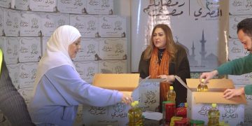 نجوم الفن يشاركون في تعبئة كراتين حملة رمضانكم مصري للعام الخامس عي التوالي لتوزيعها على المستحقين