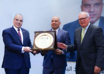 تقديرًا لدوره في تعزيز الاستثمار.. العرابي يكّرم الرئيس التنفيذي لاتحاد المستثمرين الأفرو- آسيوي