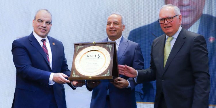 تقديرًا لدوره في تعزيز الاستثمار.. العرابي يكّرم الرئيس التنفيذي لاتحاد المستثمرين الأفرو- آسيوي