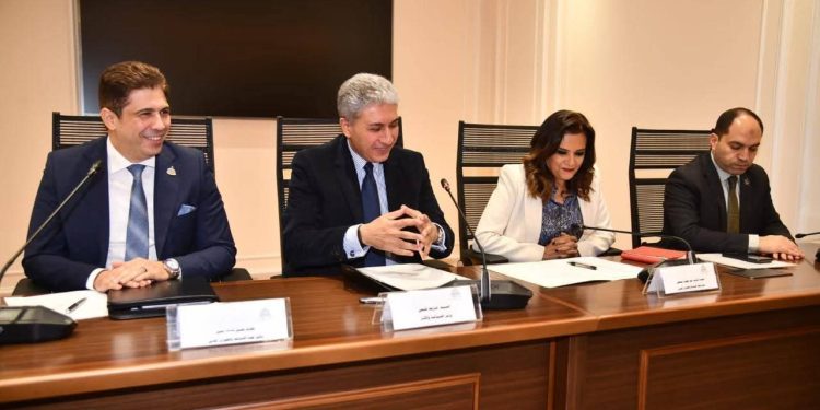 وزير السياحة يشارك في اجتماع لجنة السياحة والطيران بمجلس النواب