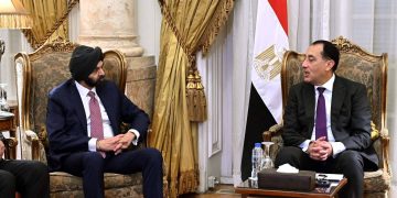 في إطار زيارته الرسمية الأولى لمصر .. رئيس الوزراء يلتقي رئيس مجموعة البنك الدولي