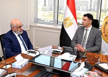 وزير الصناعة يبحث مع البنك الدولي لتعزيز سبل في مجال الصناعة والبنية التحتية للمناطق الصناعية