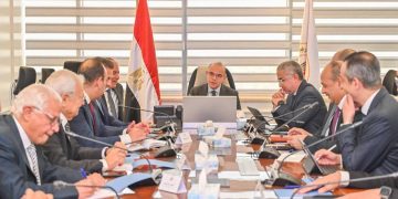 وزير الاستثمار يعقد اجتماعًا تنسيقيًا لمتابعة موقف تنفيذ منصة الكيانات الاقتصادية كمنظومة وطنية موحدة لدورة حياة الاستثمار