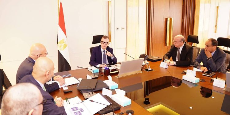 وزير التخطيط يوجه بإعادة توجيه استثمارات بنك الاستثمار القومي و إن آي كابيتال لتعظيم أثر التنمية وتمويل البنية التحتية ودعم الشركات الناشئة