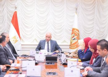 وزير العمل يبحث مع وفد شركة ليوني مصر الألمانية لتصنيع ضفائر السيارات فتح أسواق عمل جديدة أمام الكوادر المصرية المدرَّبة