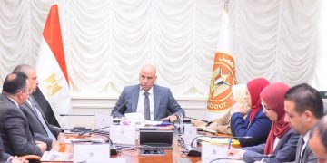 وزير العمل يبحث مع وفد شركة ليوني مصر الألمانية لتصنيع ضفائر السيارات فتح أسواق عمل جديدة أمام الكوادر المصرية المدرَّبة