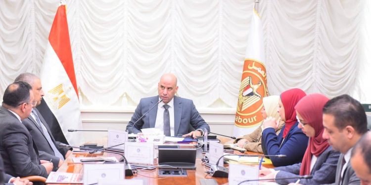 وزير العمل يبحث مع وفد شركة ليوني مصر الألمانية لتصنيع ضفائر السيارات فتح أسواق عمل جديدة أمام الكوادر المصرية المدرَّبة