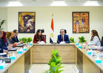 وزيرا التخطيط والإسكان يناقشان الخطة الاستثمارية حتى 2030 لتعزيز التنمية العمرانية وتحسين جودة الحياة