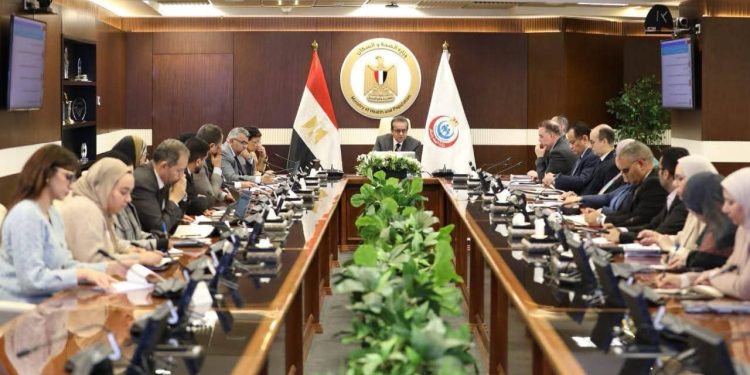 وزير الصحة يوجه بخطة استثمارية طموحة لتطوير المنظومة الصحية بالعام المالي 2026/ 2027