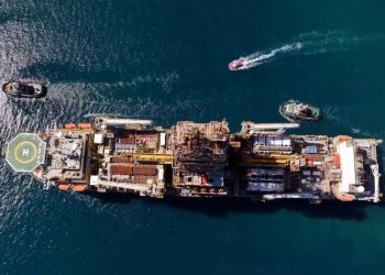 فالاريس دي إس 12 تصل إلى مصر إيذانًا بانطلاق حفر 4 آبار غاز جديدة بالبحر المتوسط