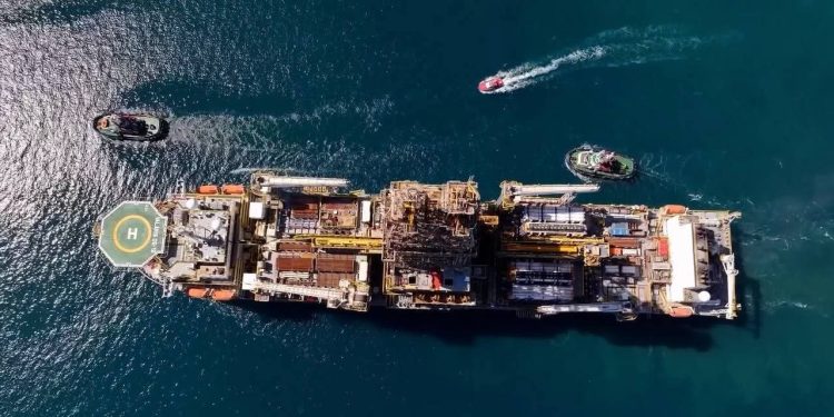 فالاريس دي إس 12 تصل إلى مصر إيذانًا بانطلاق حفر 4 آبار غاز جديدة بالبحر المتوسط