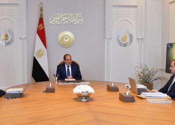 السيسي يوجه بسياسة مالية متوازنة لموازنة 2026/2027 تستهدف 5.4% نموًا وفائضًا أوليًا 1.2 تريليون جنيه مع دعم القطاع الخاص وتخفيف الأعباء الضريبية