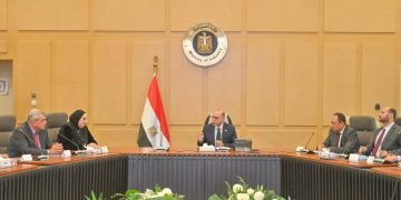 وزير الاستثمار يبحث مع المجلس التصديري للتشييد والبناء آليات التوسع الخارجي وتعزيز النفاذ للأسواق الدولية بحضور ممثلي شركات التأمين