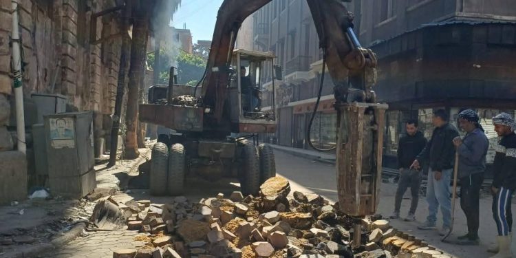 بتمويل من الخطة الاستثمارية للوزارة: «التنمية المحلية» تعلن بدء تنفيذ أعمال المرافق بالمرحلة الثانية لتطوير منطقة العتبة بالقاهرة 