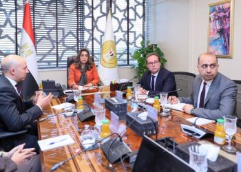 وزيرة التنمية المحلية تبحث مع إحدى شركات القطاع الخاص فرص الشراكة لدعم الاستدامة وتعزيز الاقتصاد الدائري