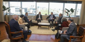 وزير الزراعة يبحث مع وفد «الإيفاد» مشروعات التعاون المشترك لدعم صغار المزارعين