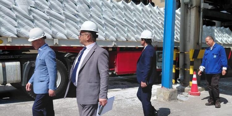 الزراعة: تكثيف الجولات الميدانية لضمان انتظام صرف الأسمدة المدعمة للمزارعين بالجمعيات