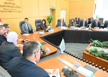 وزيرا الإسكان والصناعة يبحثان سبل التعاون المشترك في ملف تطوير المناطق الصناعية بما يدعم الصناعة والمصنعين