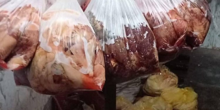 الزراعة: تضبط أكثر من 4.3 طن من اللحوم والأسماك المخالفة وتحرر 17 محضرًا خلال أيام عيد الفطر