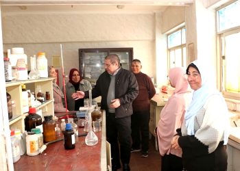 رئيس هيئة المواصفات والجودة يتفقد فرعي الهيئة بالسويس والعين السخنة لمتابعة سير العمل وكفاءة المعامل