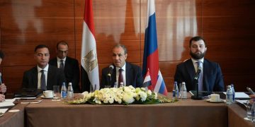 وزير الخارجية يلتقي ممثلي كبرى الشركات الروسية بمشاركة نائب وزير الصناعة والتجارة