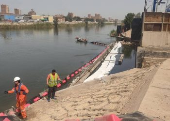 الجهاز التنظيمي والقابضة للمياه: لا تأثير على جودة مياه الشرب نتيجة تسرب بقعة سولار بترعة الإسماعيلية