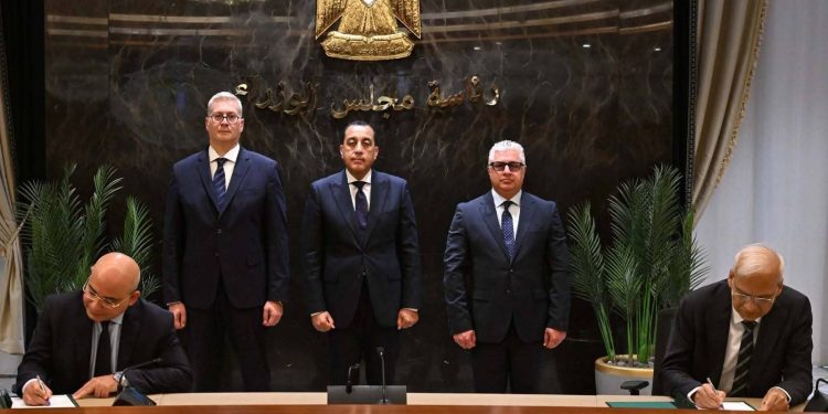 باستثمارات 525 مليون دولار .. رئيس الوزراء يشهد توقيع عقد إنشاء مشروع إندوراما مصر للأسمدة بالمنطقة الاقتصادية لقناة السويس