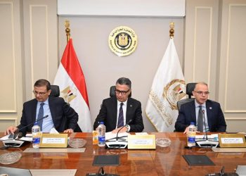 وزراء التموين والزراعة والاستثمار يعقدون اجتماعًا ثلاثيًا لبحث آليات التكامل لتحقيق استقرار الأسواق وتعزيز جهود التنمية الاقتصادية