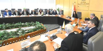 وزيرة الإسكان تبحث مع ممثلي الاتحاد المصري لمقاولي التشييد والبناء ورؤساء الشركات العاملة بالقطاع تعزيز التعاون المشترك