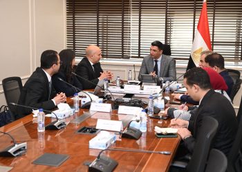 وزير الصناعة يبحث مع شركة لوريال مصر لصناعة مستحضرات التجميل خطتها لتعزيز استثماراتها في مصر