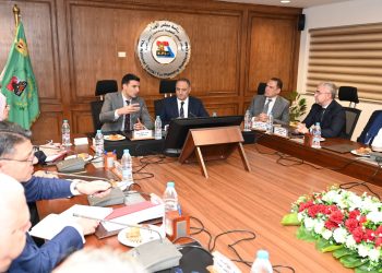 وزير الصناعة يبحث مع الوطني لتخطيط استخدامات أراضي الدولة آليات حوكمة منظومة طرح الأراضي الصناعية وتيسير الإجراءات على المستثمرين الصناعيين