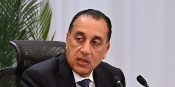 رئيس الوزراء يبدأ جولة تفقدية بعدد من الشركات الصناعية بالمنطقة الاستثمارية بمدينة بنها